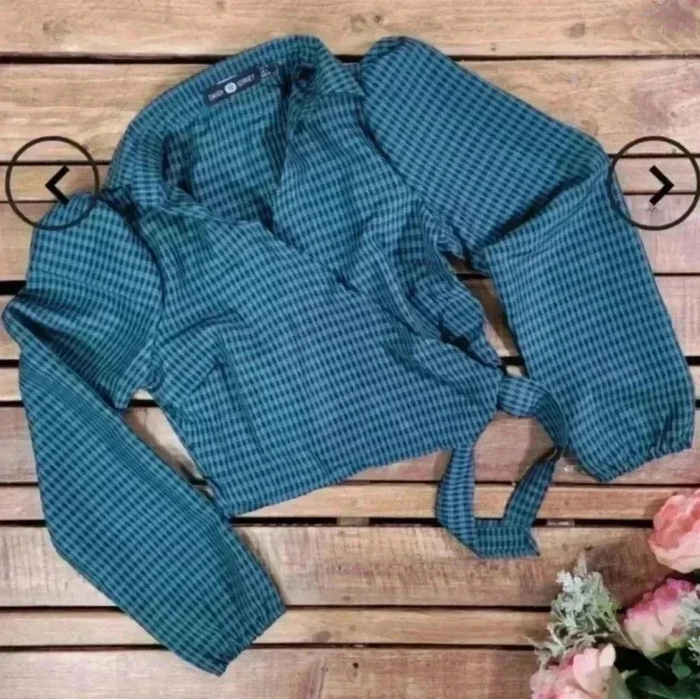 TOP WRAP AROUND‎ SIZE L BY DAISY STREET NEW WITH TAG